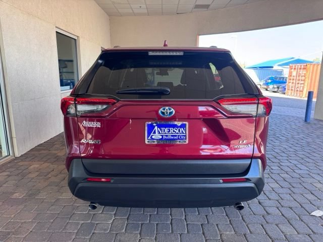 Used 2021 Toyota RAV4 LE w/ Carpet Mat Package (TMS) AWD/4WD image 4