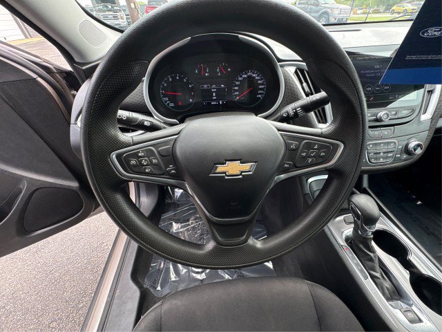 Used 2023 Chevrolet Malibu LT FWD image 15