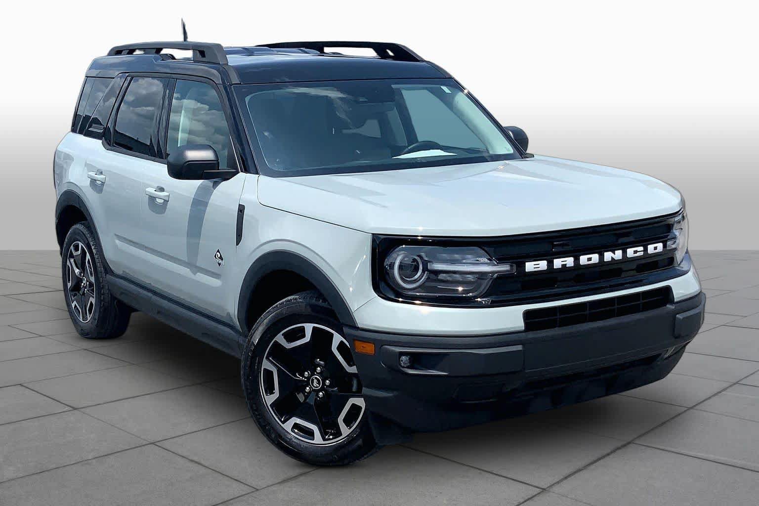 Certified 2022 Ford Bronco Sport Outer Banks w/ Tech Package AWD/4WD image 3