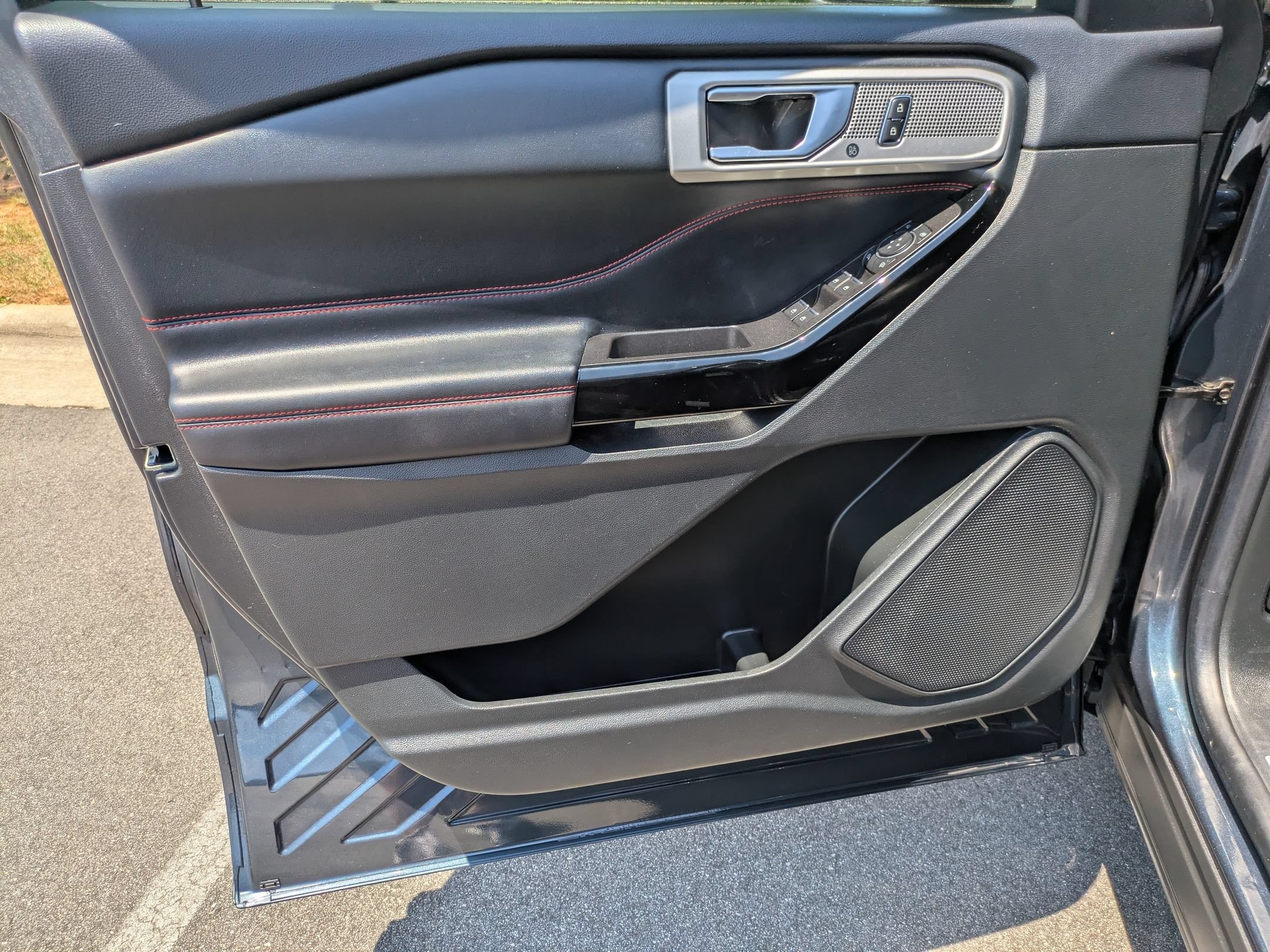 Certified 2022 Ford Explorer ST-Line w/ Class IV Trailer Tow Package RWD image 10