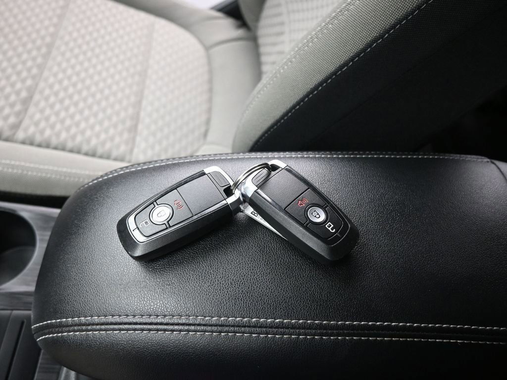 Certified 2022 Ford Escape SE image 44