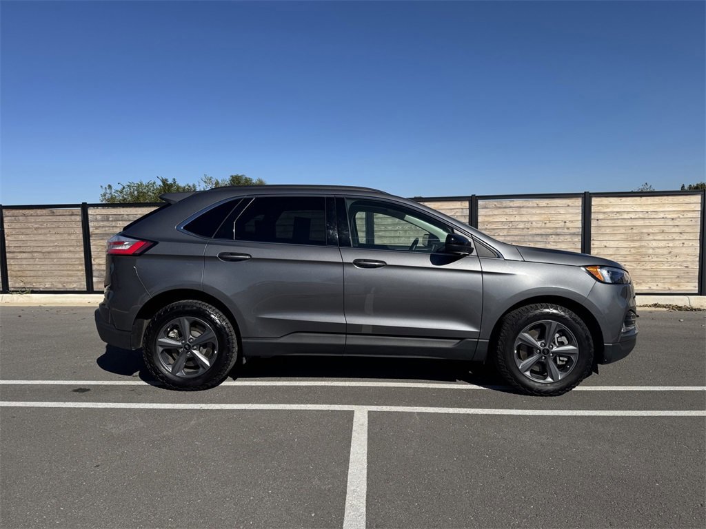 Certified 2022 Ford Edge SEL w/ Sport Appearance Package image 6