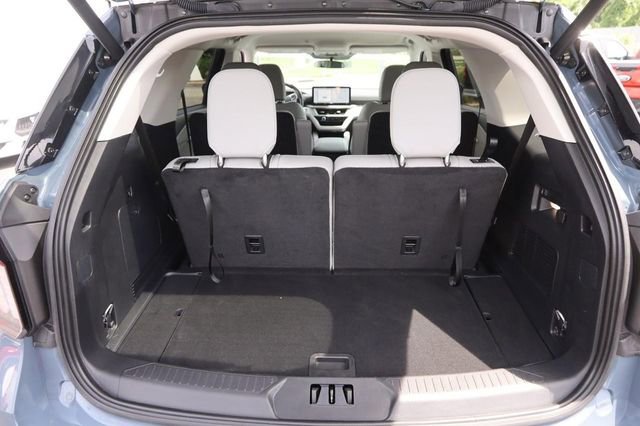 Certified 2025 Ford Explorer Active w/ Active Comfort Package AWD/4WD image 7