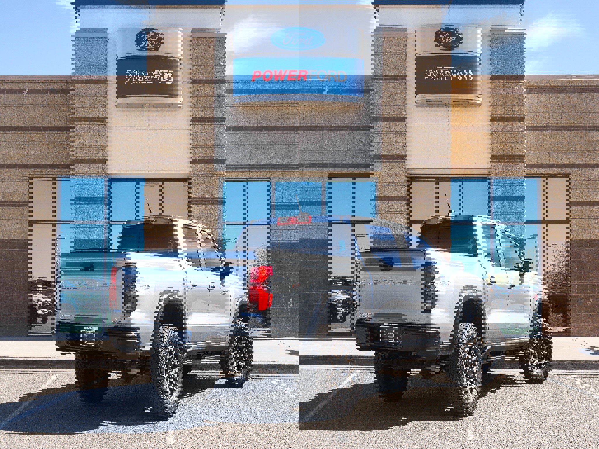 Used 2025 Chevrolet Colorado ZR2 w/ Technology Package image 5