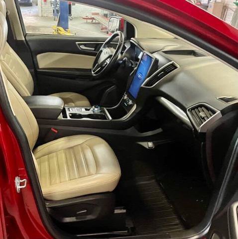 Certified 2024 Ford Edge SEL w/ Convenience Package AWD/4WD image 12
