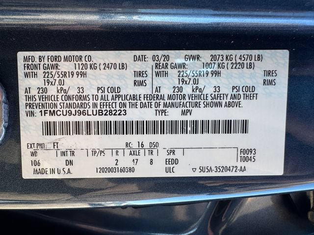 Certified 2020 Ford Escape Titanium w/ Titanium Premium Package 2.0 AWD/4WD image 30