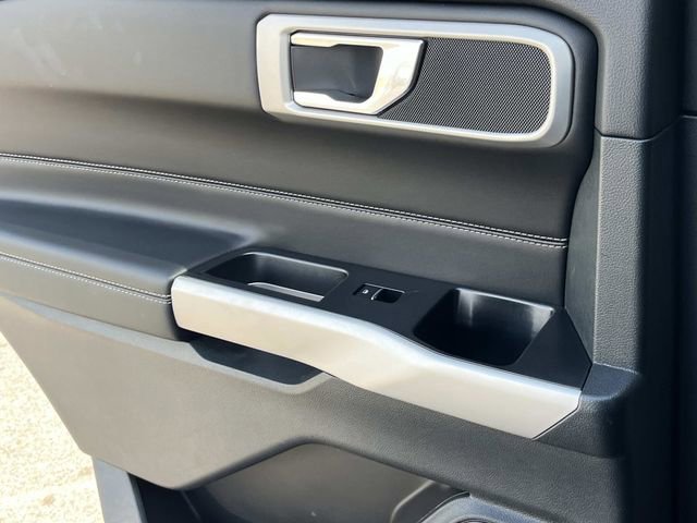 Certified 2024 Ford Explorer XLT RWD image 23