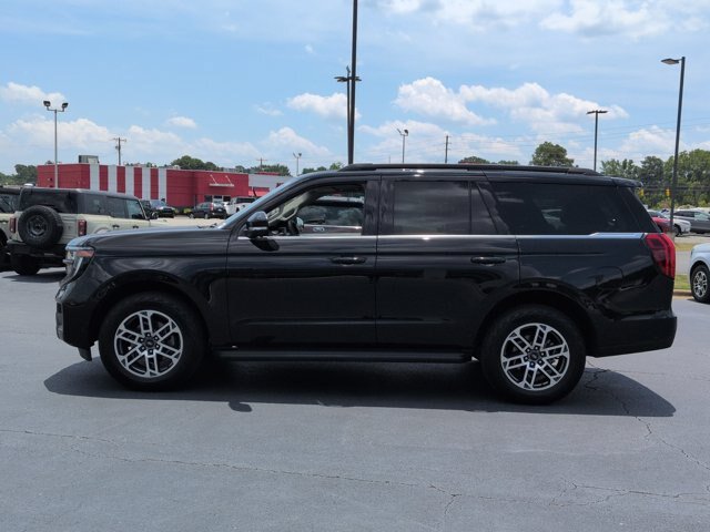 Certified 2025 Ford Expedition Active AWD/4WD image 7