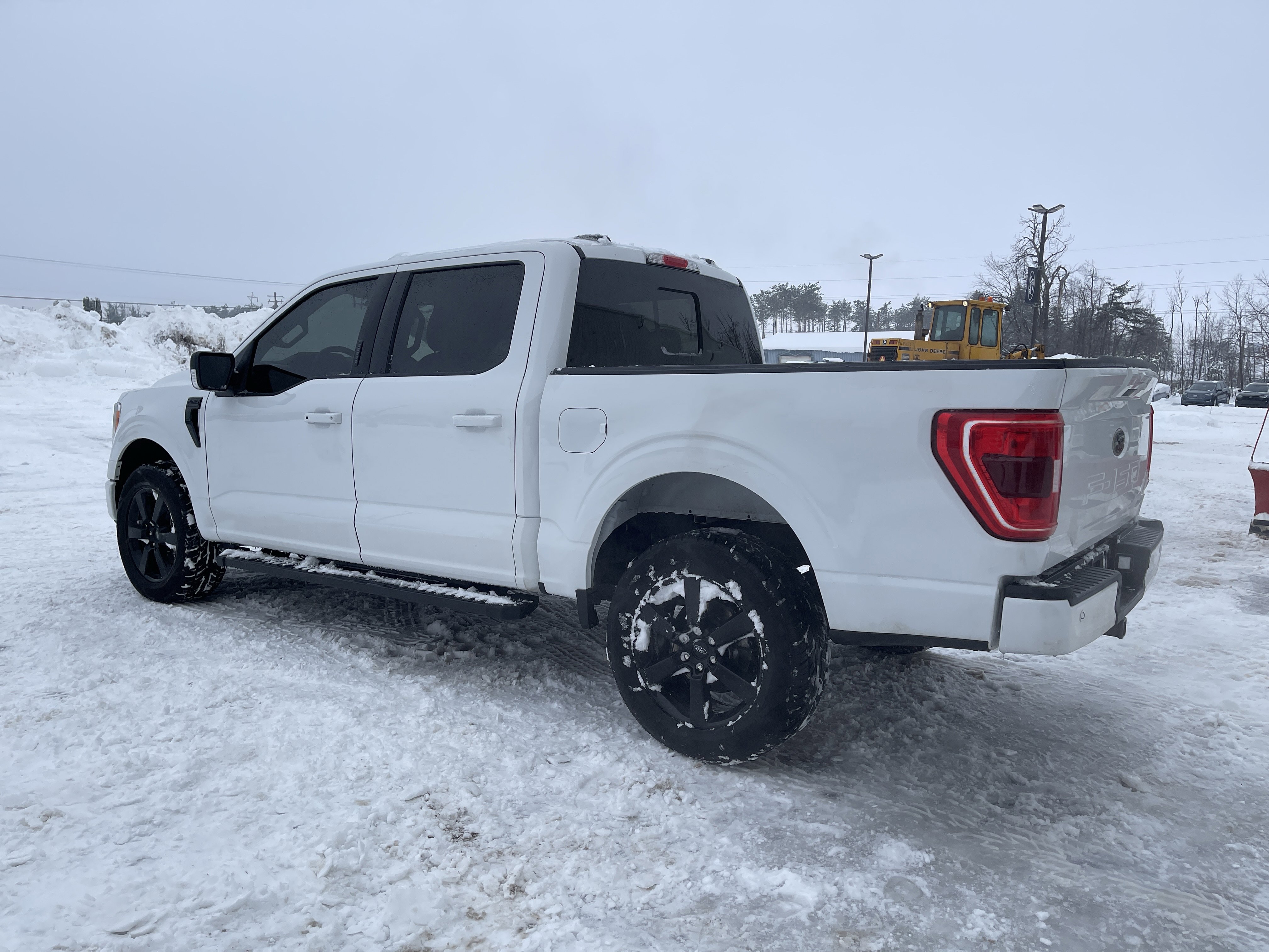 Certified 2022 Ford F150 XLT w/ Equipment Group 302A High image 6