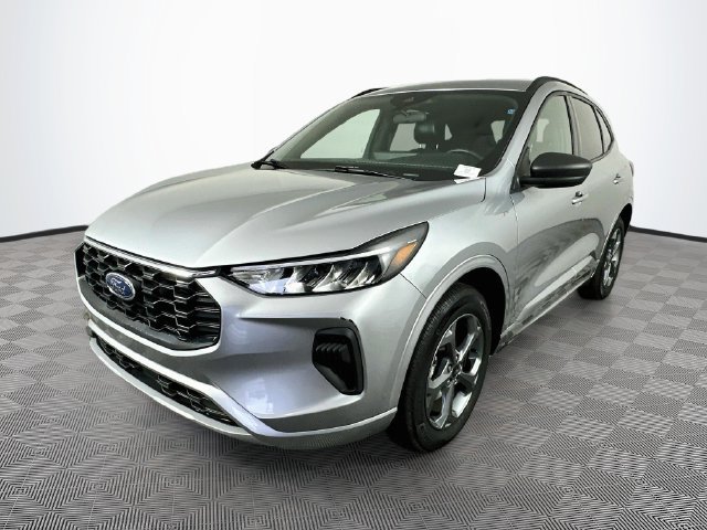 Certified 2024 Ford Escape ST-Line w/ Tech Pack #1 AWD/4WD image 6