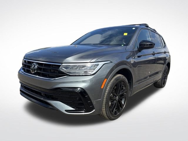 Used 2022 Volkswagen Tiguan SE R-Line AWD/4WD image 3