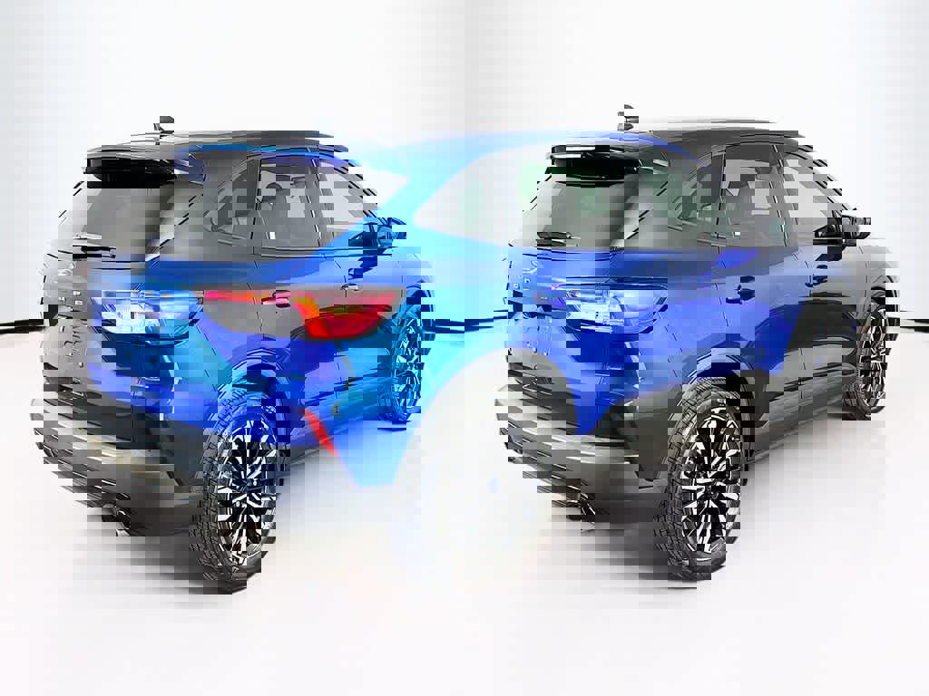 Certified 2022 Ford Escape SE w/ SE Sport Appearance Package image 5