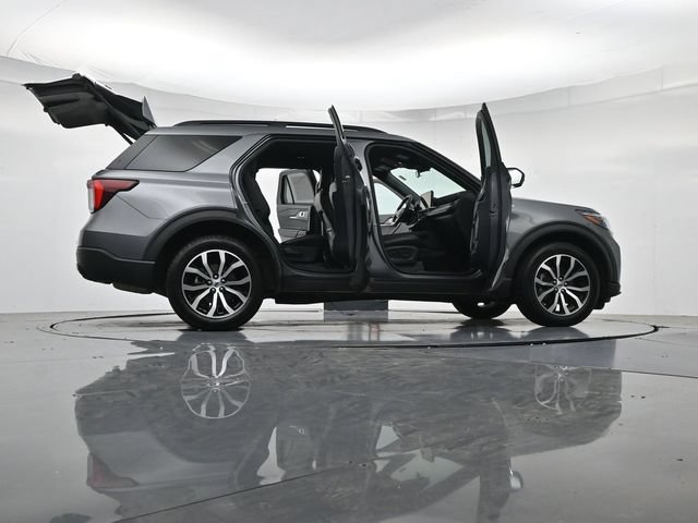 Certified 2025 Ford Explorer ST-Line AWD/4WD image 55