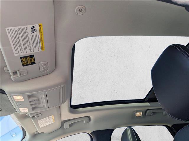 Certified 2025 Ford Escape SE w/ PHEV Premium Package FWD image 16