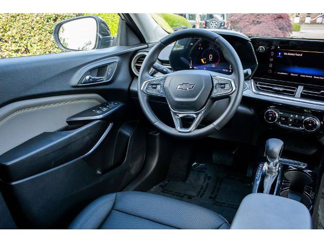 Used 2025 Chevrolet Trax ACTIV FWD image 13
