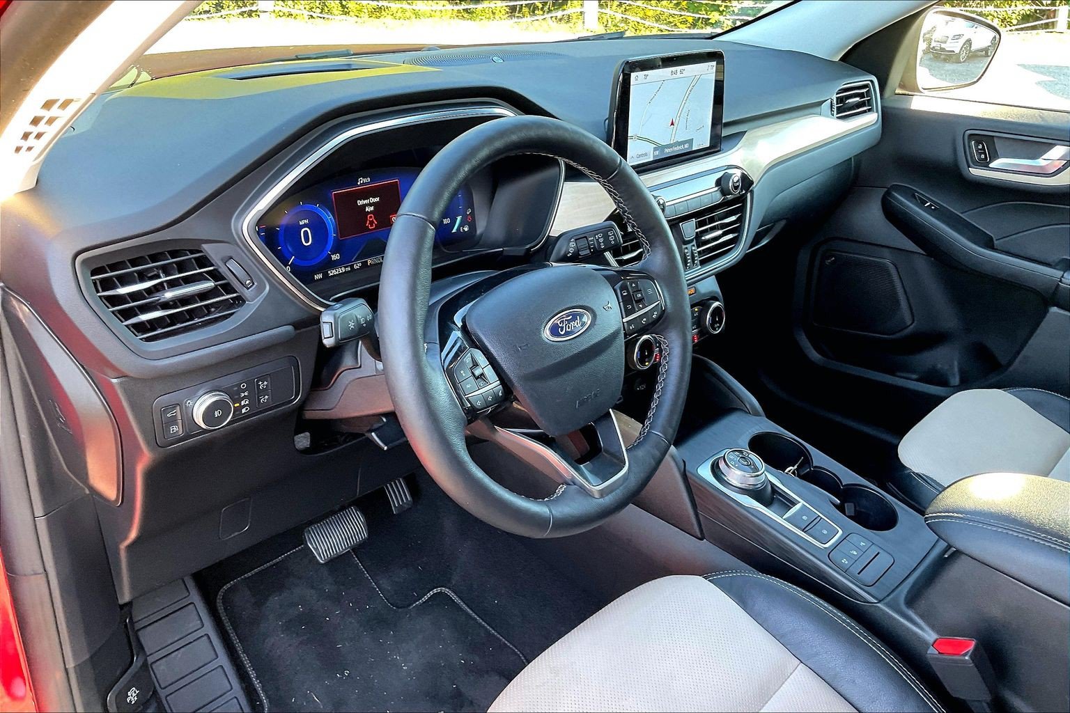 Certified 2022 Ford Escape Titanium w/ Titanium Elite Package AWD/4WD image 13