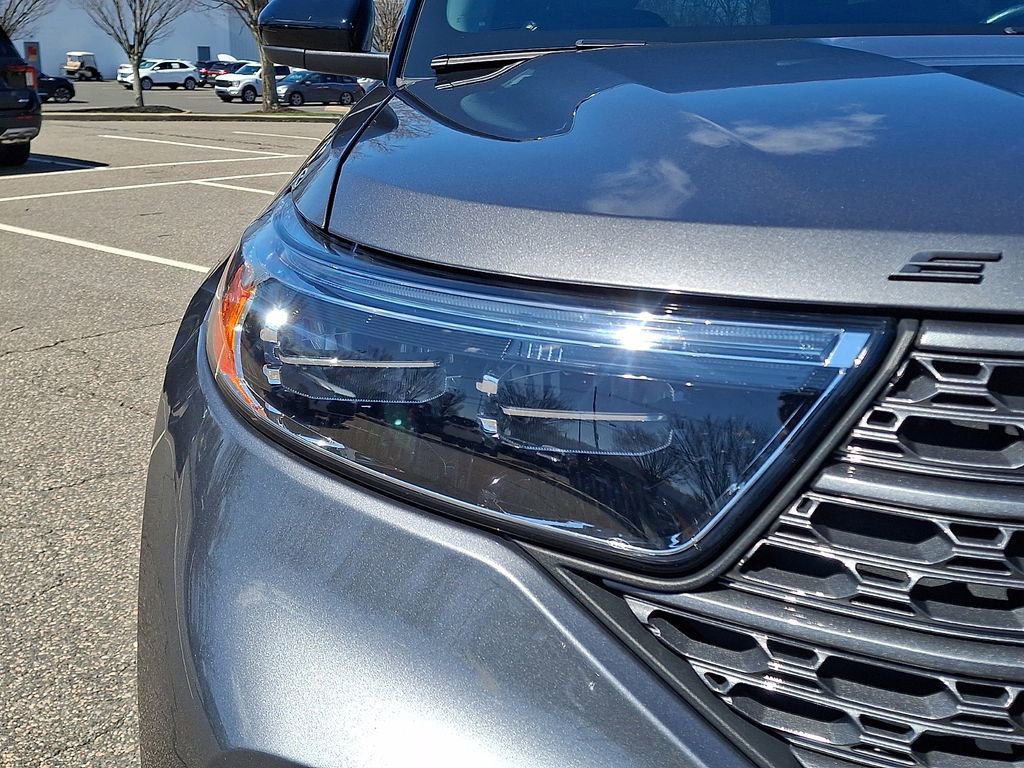 Certified 2023 Ford Explorer XLT w/ Equipment Group 202A image 12