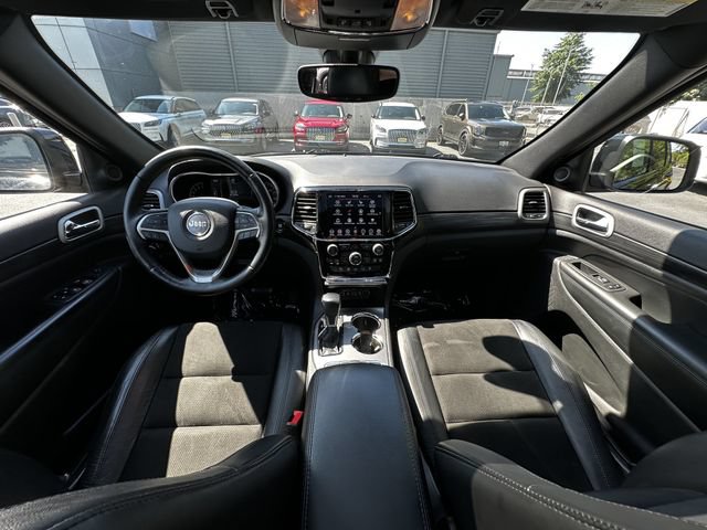 Used 2022 Jeep Grand Cherokee Laredo X AWD/4WD image 3