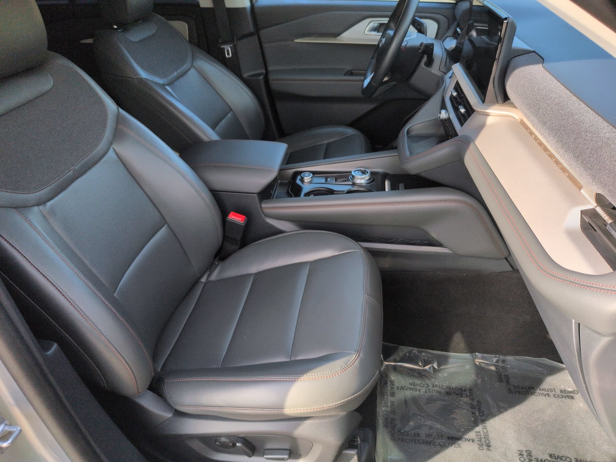 Certified 2025 Ford Explorer Active w/ Active Comfort Package RWD image 36