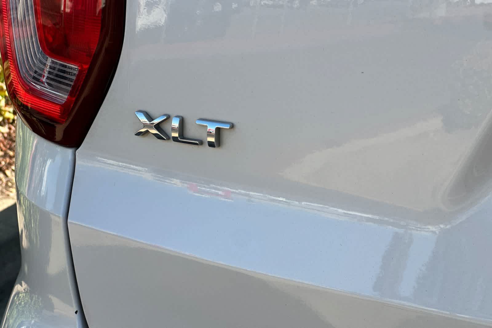 Certified 2019 Ford Explorer XLT w/ Equipment Group 201A AWD/4WD image 29