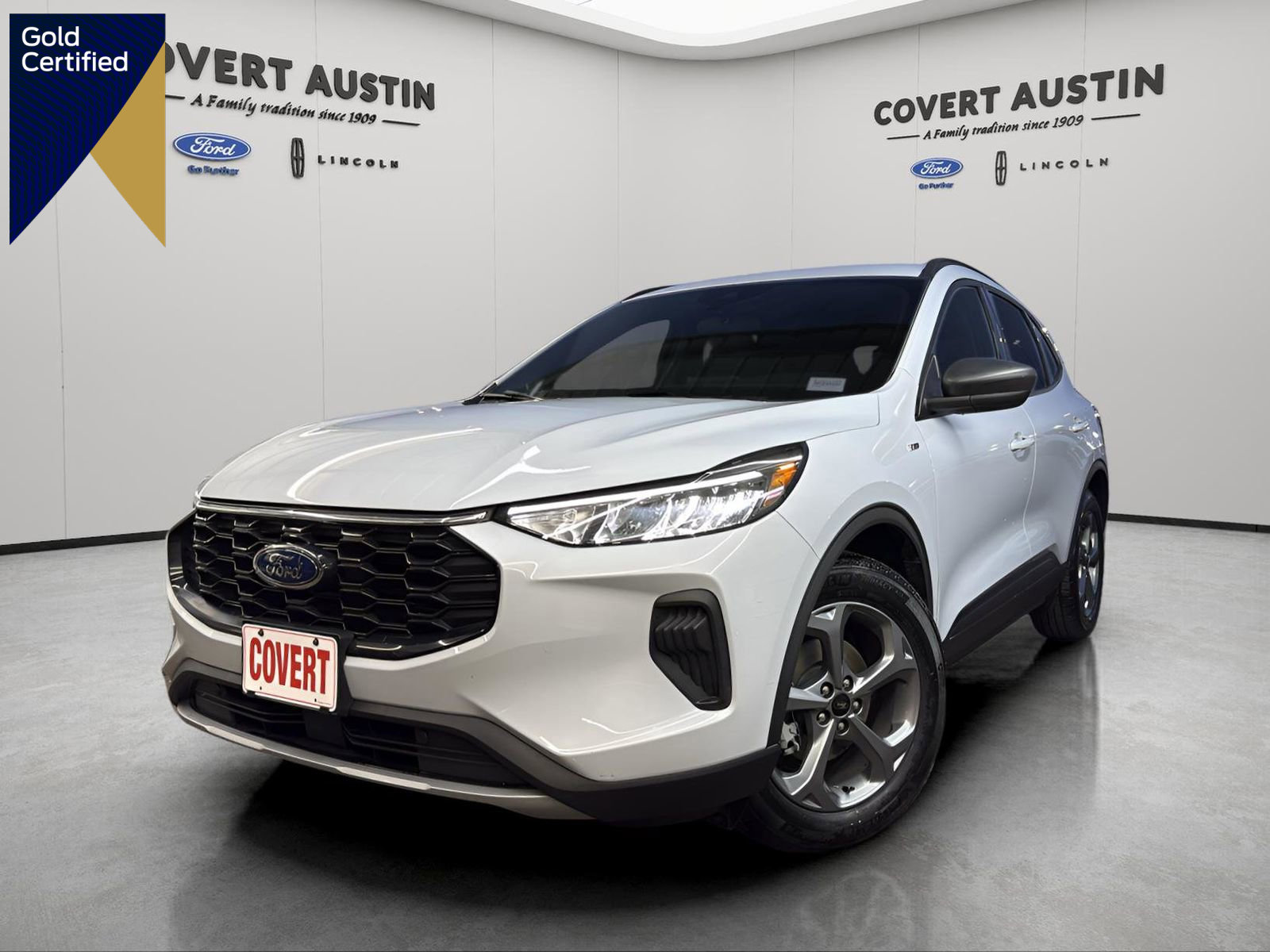 Certified 2025 Ford Escape ST-Line image 1