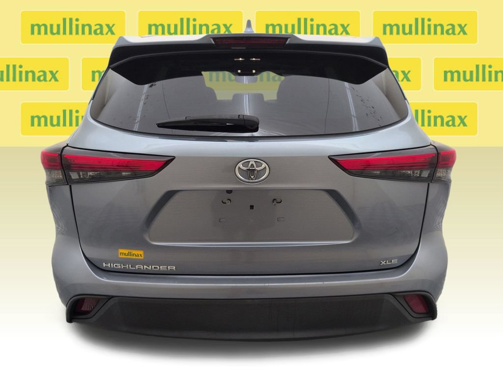 Used 2021 Toyota Highlander XLE FWD image 31