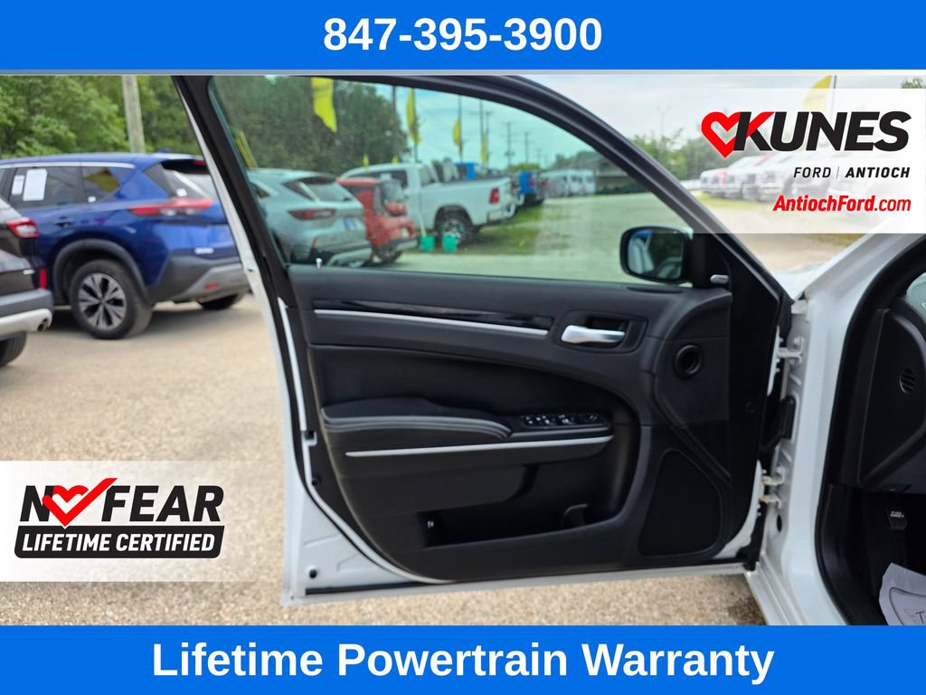 Used 2019 Chrysler 300 S AWD/4WD image 11
