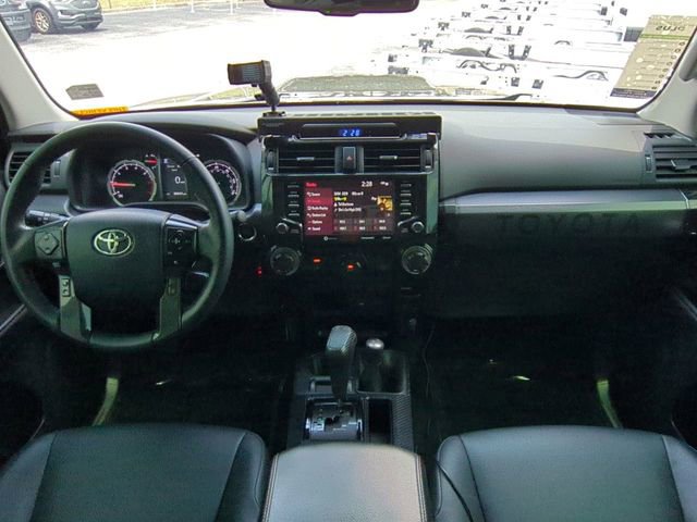 Used 2022 Toyota 4Runner TRD Off-Road Premium AWD/4WD image 16