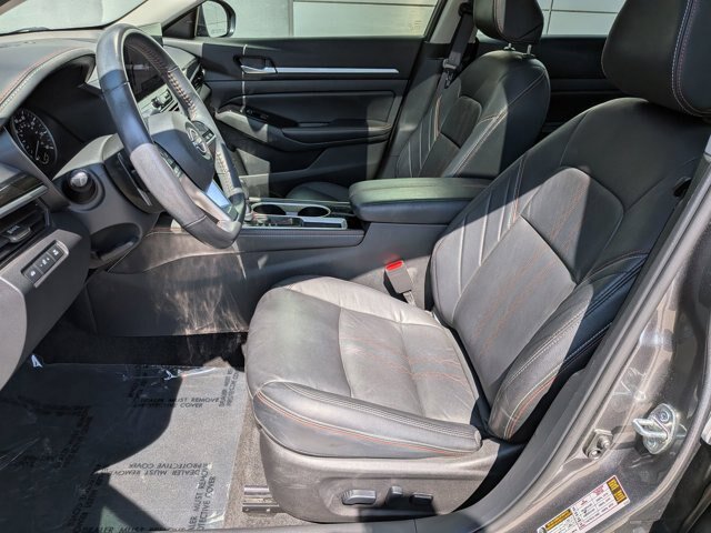 Used 2024 Nissan Altima 2.5 SR w/ SR Premium Package FWD image 15