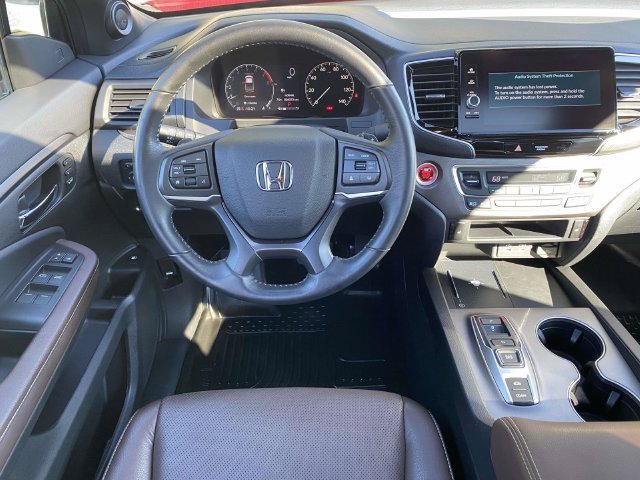 Used 2025 Honda Ridgeline RTL image 6