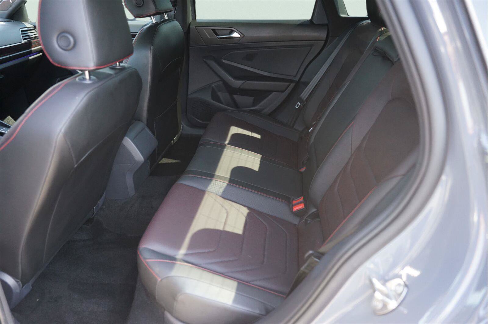 Used 2023 Volkswagen Jetta GLI Autobahn FWD image 13