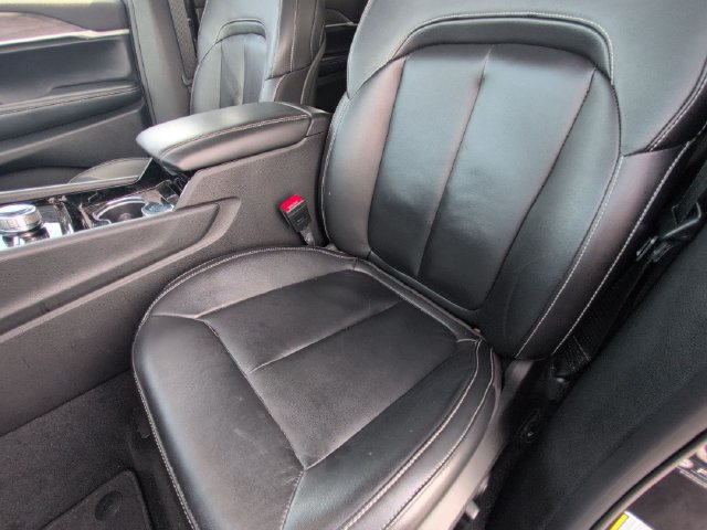 Used 2022 Jeep Grand Cherokee L Limited AWD/4WD image 11