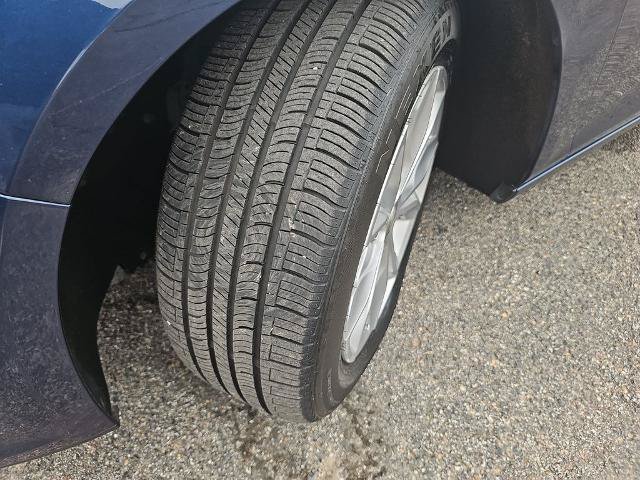 Used 2021 Chevrolet Malibu LT FWD image 31