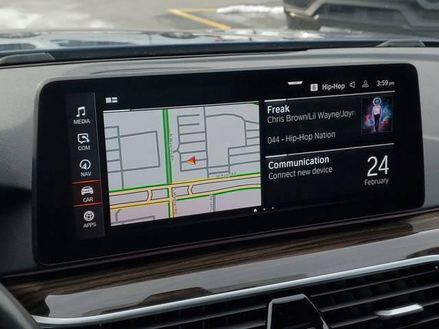 Used 2022 BMW 530i xDrive w/ M Sport Package image 24