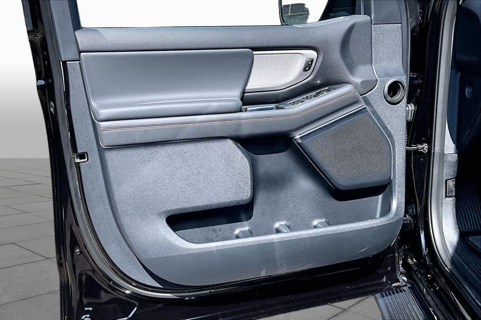 Certified 2025 Ford Expedition Active AWD/4WD image 22