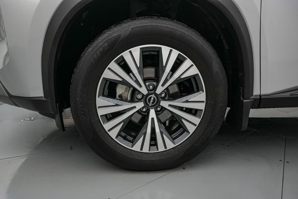 Used 2023 Nissan Rogue SV AWD/4WD image 11