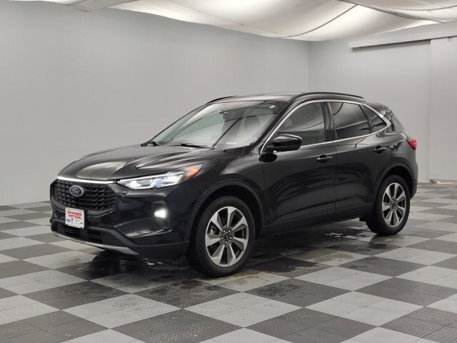 Certified 2025 Ford Escape Platinum AWD/4WD image 6