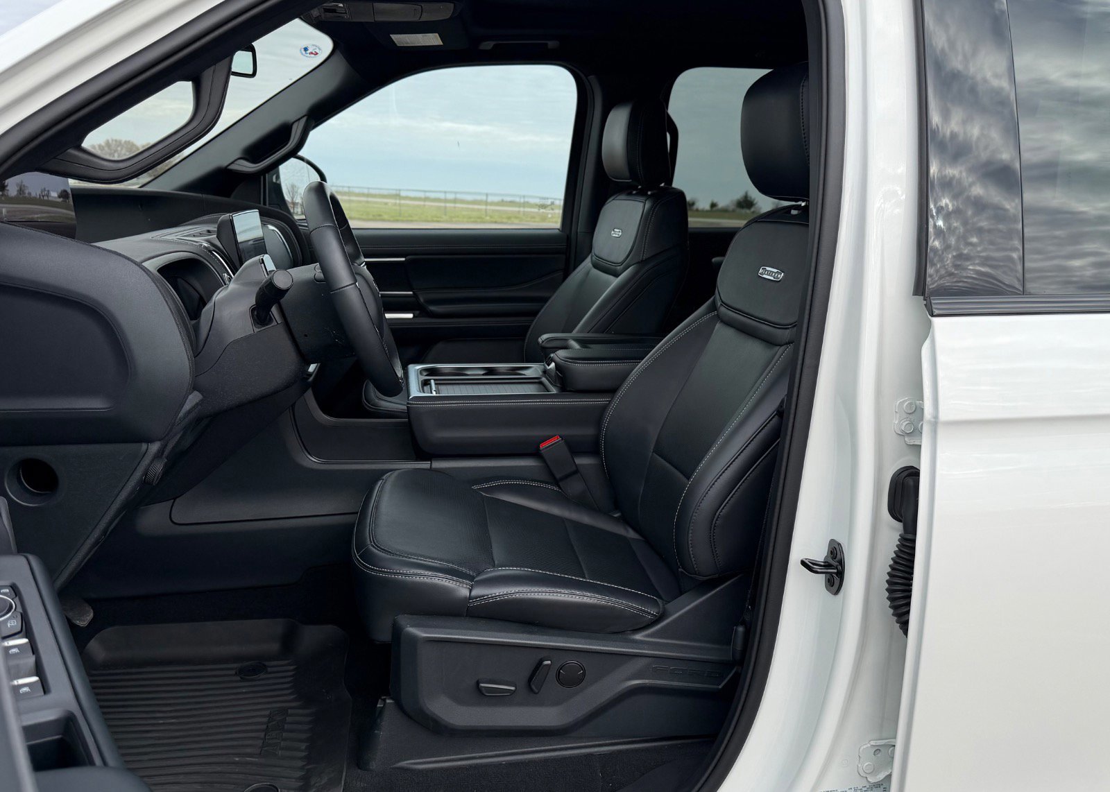 Certified 2025 Ford Expedition Max Platinum w/ Stealth Appearance Package AWD/4WD image 23