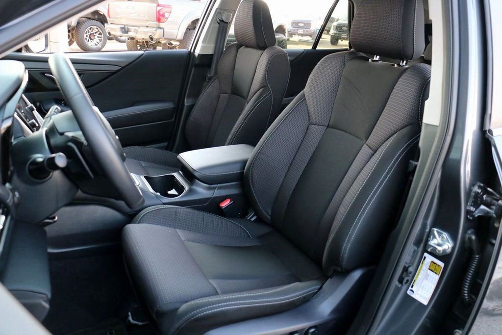 Used 2025 Subaru Outback Premium image 17