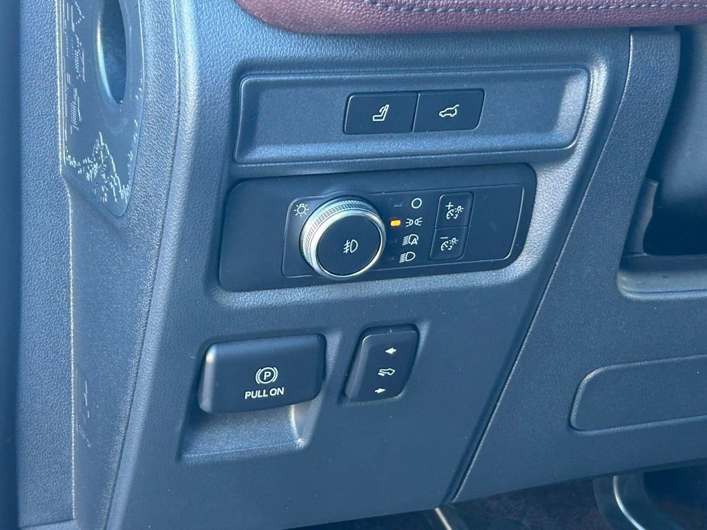 Certified 2022 Ford Expedition Limited image 35