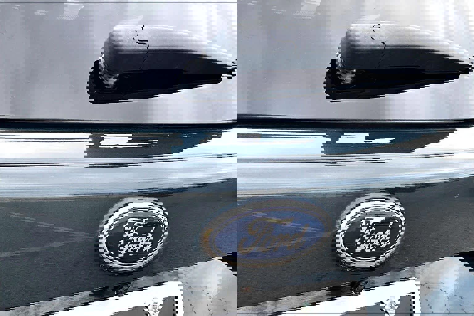 Certified 2019 Ford Escape SE image 32