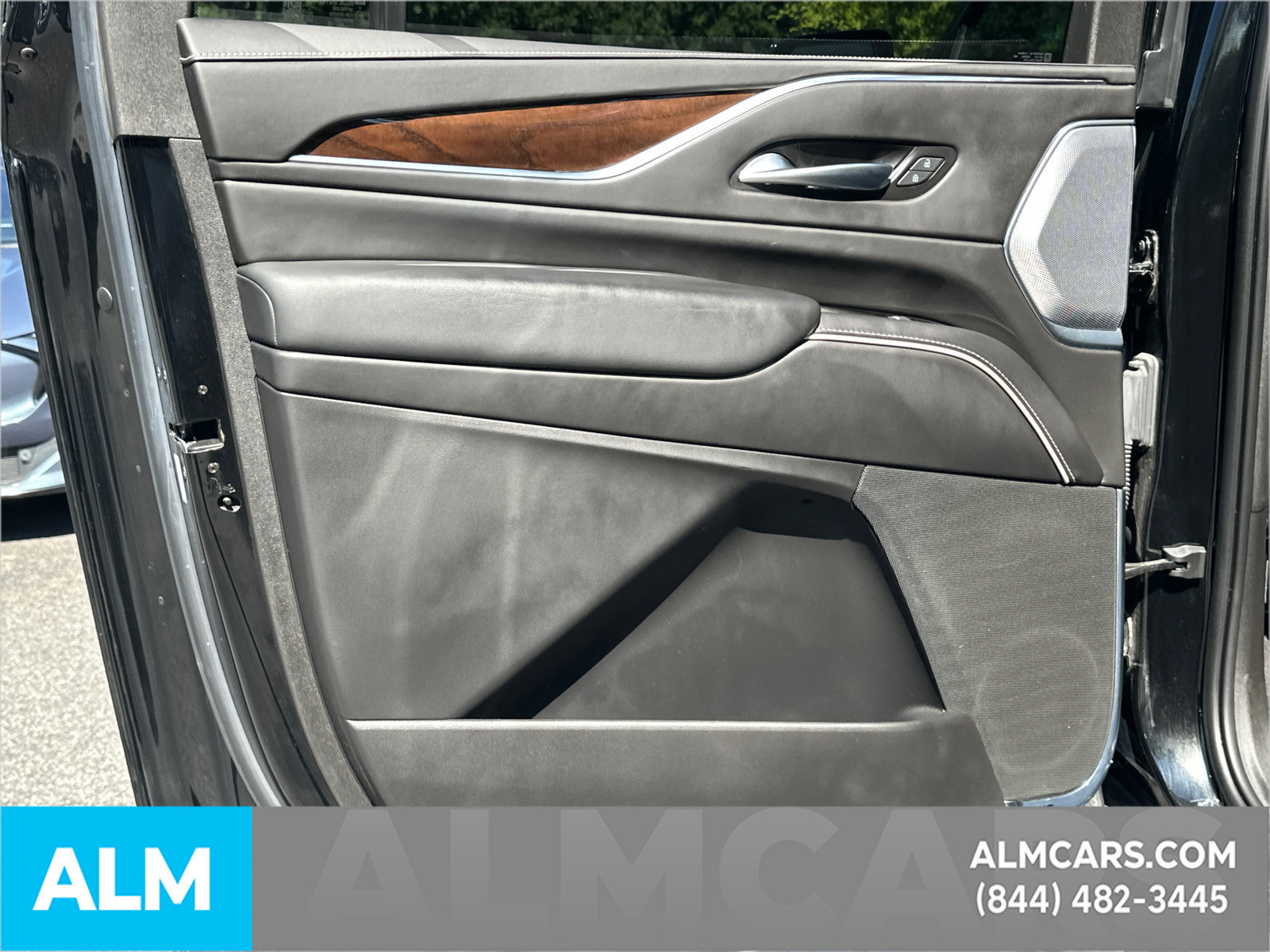 Used 2023 Cadillac Escalade ESV Sport Platinum AWD/4WD image 26