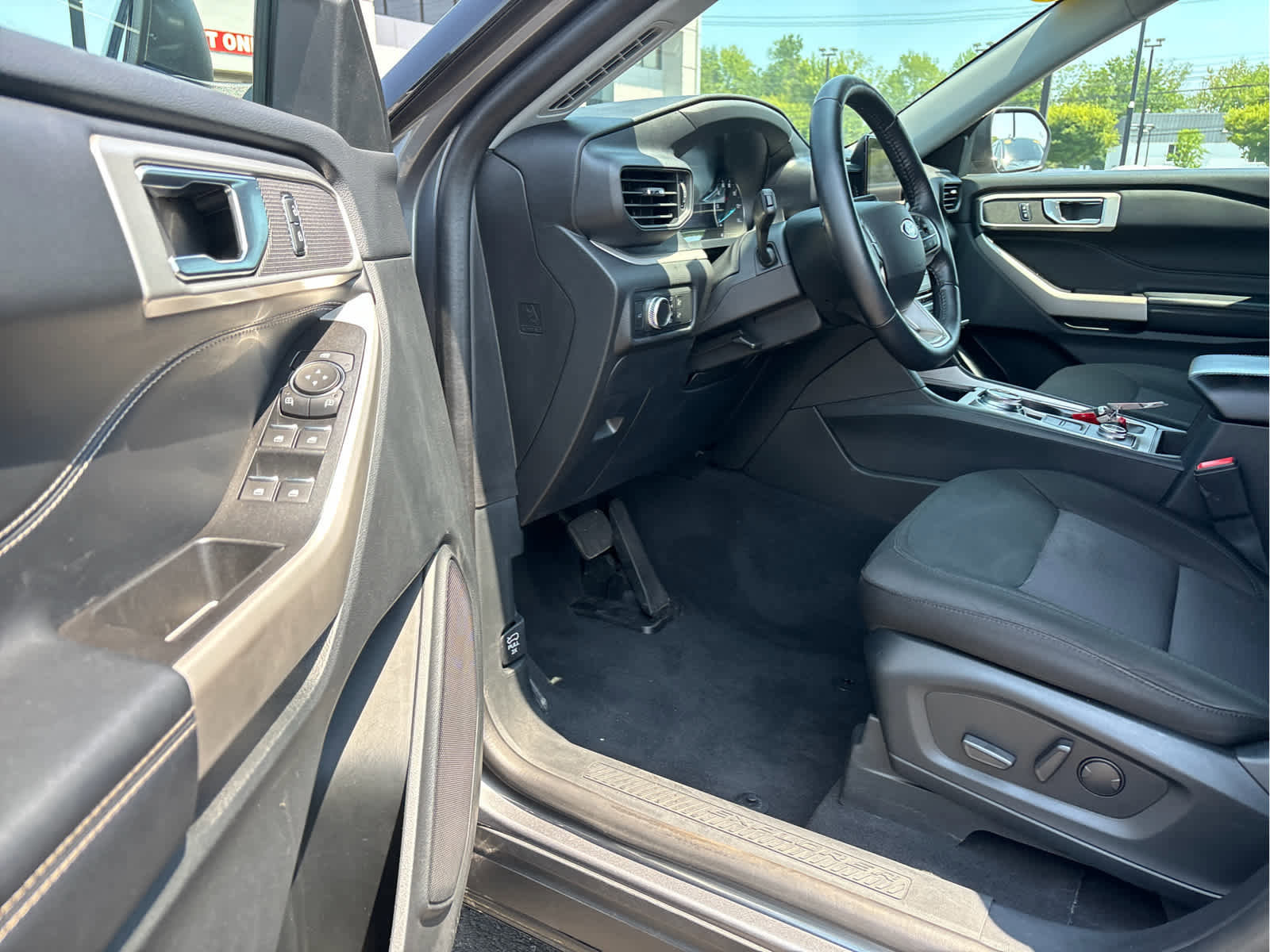 Certified 2022 Ford Explorer XLT image 12