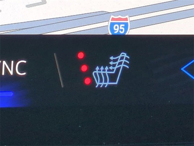 Used 2025 Chevrolet Traverse LT w/ Driver Confidence Package image 23