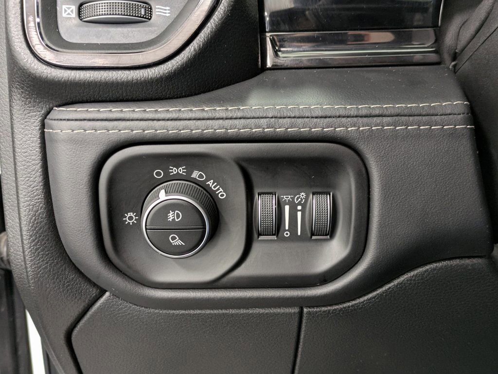 Used 2025 RAM 3500 Limited image 24