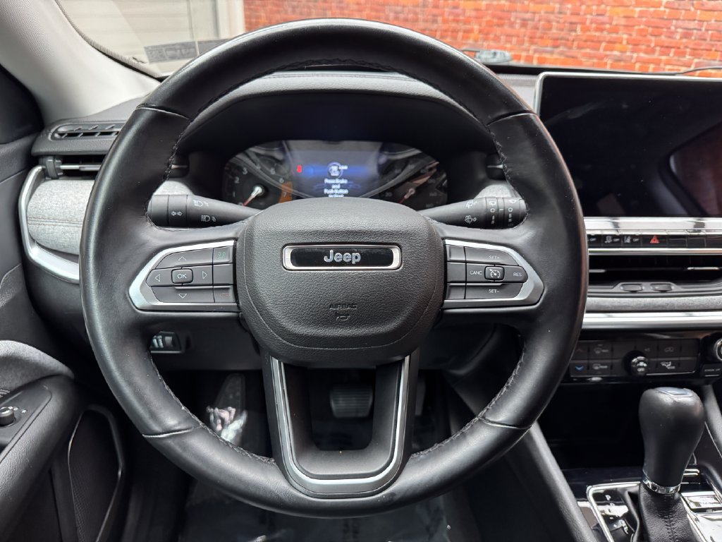 Used 2022 Jeep Compass Latitude AWD/4WD image 15