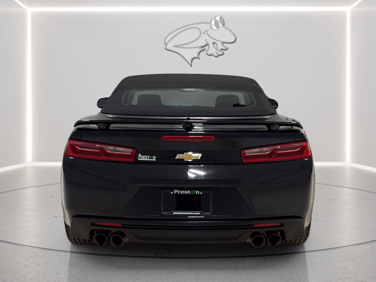 Used 2017 Chevrolet Camaro LT w/ Technology Package RWD image 4