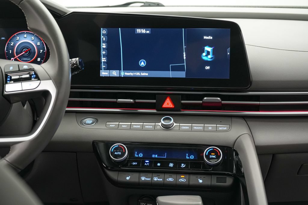 Used 2025 Hyundai Elantra SEL FWD image 15