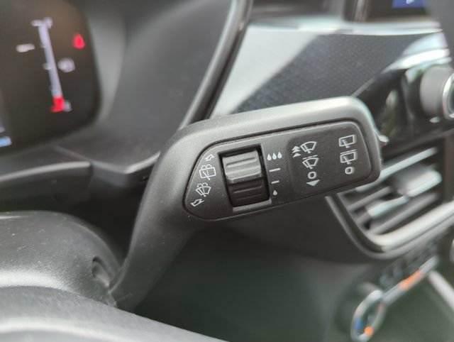 Certified 2025 Ford Escape ST-Line AWD/4WD image 34