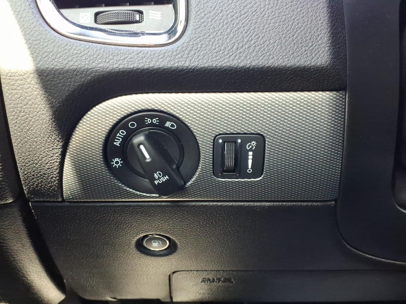 Used 2020 Dodge Durango GT RWD image 27